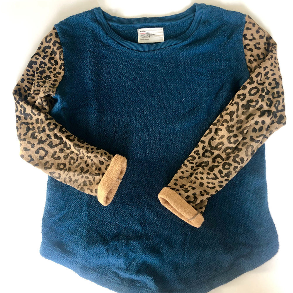 Leon & Harper sweater cheetah print arms blue